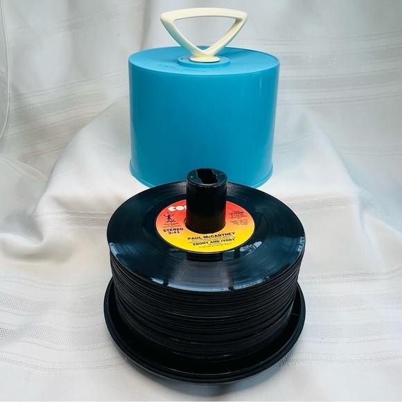 VTG Disk-Go-Case‎ & 40 45rpm Records ‘60’s 70’s ‘80’s EUC - Picture 1 of 11